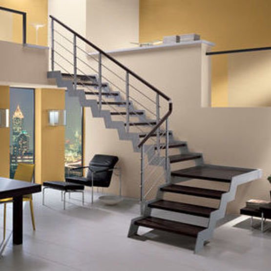  Escalier en acier avec structure latérale personnalisable | Loft - RINTAL - VALEF