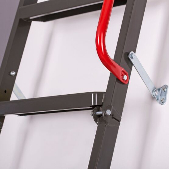 Escalier escamotable avec échelle métallique | LMF60 Coupe-feu - produit présenté par FAKRO