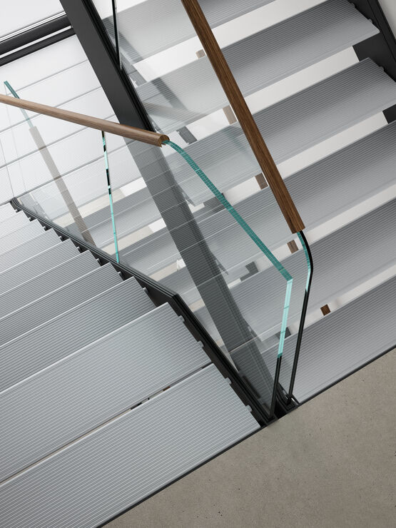 Escaliers demi-tour pour bâtiments professionnels |  NextGen Halfturn - produit présenté par EESTAIRS