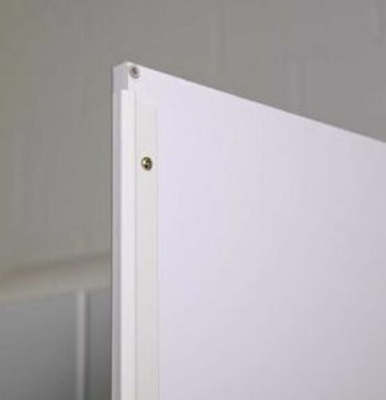 Étanchéité de portes d’armoire à deux vantaux | Couvre-joints