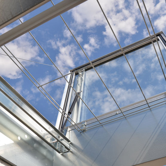 Exutoire de fumées vitré à rupture de pont thermique | Ecofeu Premium Alu 110 SCE - KINGSPAN LIGHT + AIR