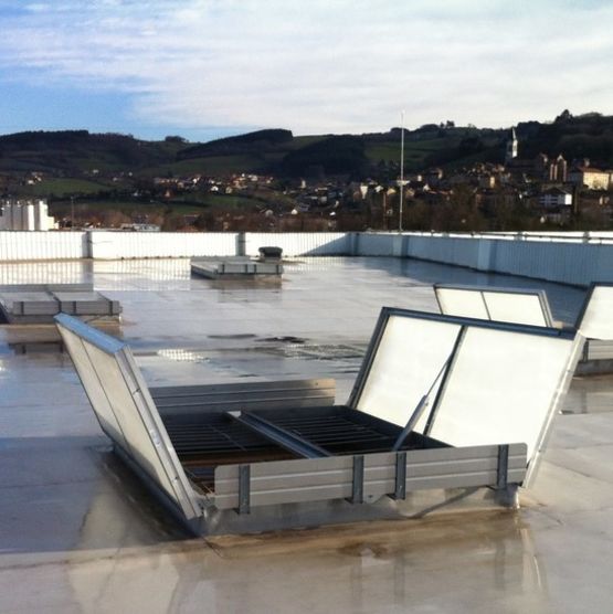  Exutoires de fumées à double vantail pour toitures étanchées | Ecofeu DV110/110 HPA - Exutoires et accès toiture
