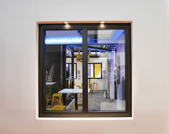  Fenêtre aluminium 70 mm Ouvrant Minimaliste, à très hautes performances évolutives | CUZCO - Série 713M - PROFILS SYSTÈMES