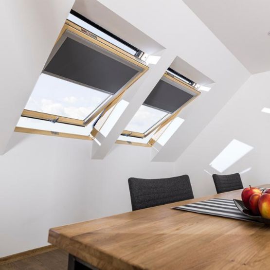  Fenêtre de toit à rotation | FTP-V FAKRO - Fenêtre de toit à ouverture par rotation