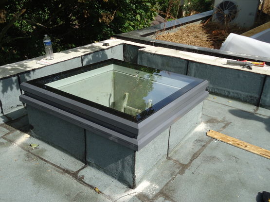  Fenêtre de toit manuelle articulée à rupture de pont thermique | GV Skyhatch - Fenêtre de toit pivotante ou à ouverture par projection