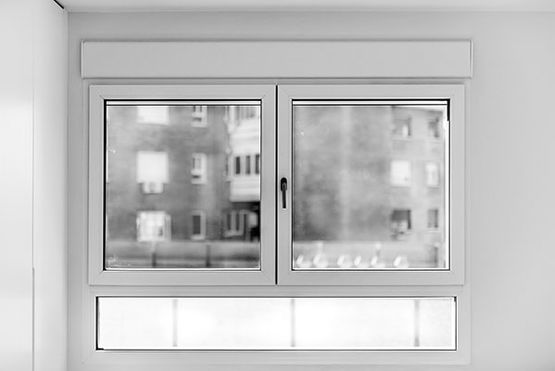 Fenêtre en polymère coupe-feu et pare-flamme | RESITEQ - produit présenté par REHAU