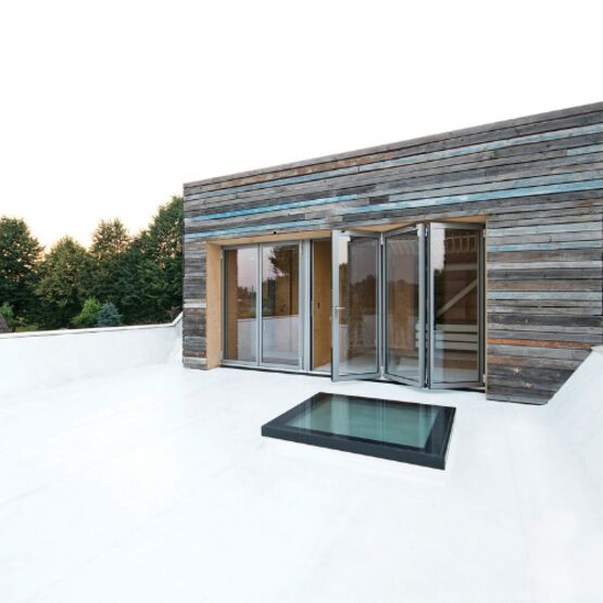  Fenêtre plane praticable pour toit plat | DXW - FAKRO