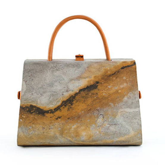 Feuille de pierre naturelle pour maroquinerie | StoneLeaf+ - produit présenté par STONELEAF