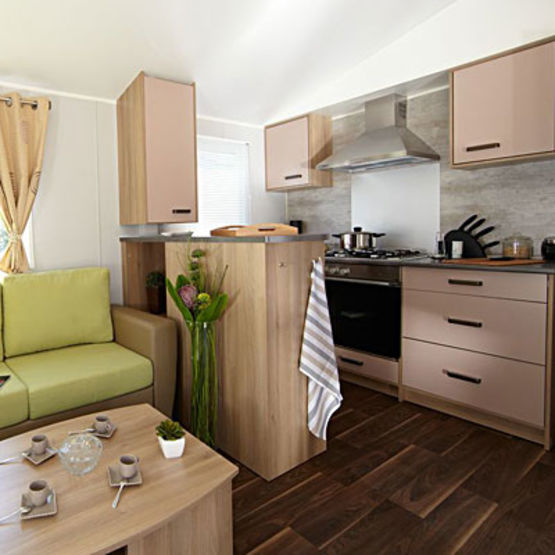 Feuille de stratifié en 25 teintes et décors | Innovus HPL High Gloss - produit présenté par ISOROY