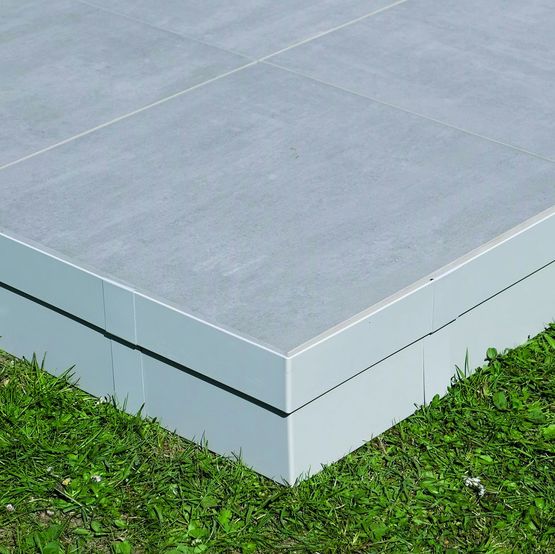  Finition latérale de terrasse dalles ou bois sur plots | JOUPLAST - Connecteurs et autres systèmes de supportage