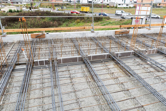  Gamme Thermoprédalle BA  | Planchers préfabriqués à rupteurs thermiques intégrés en ITI  - Prédalles en béton précontraint