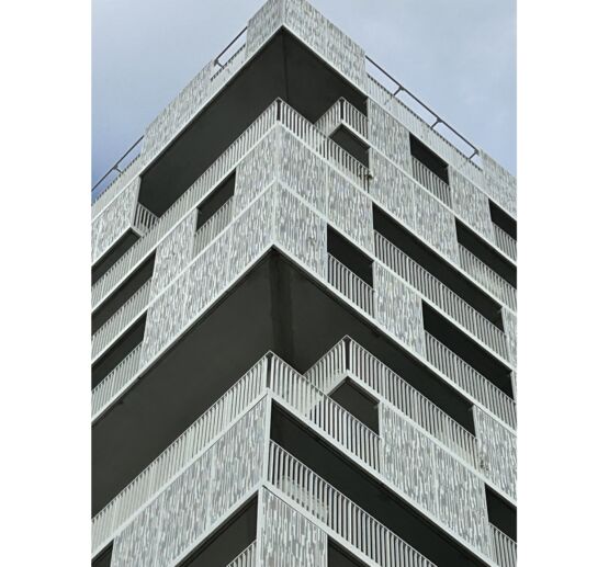 Garde-corps aluminium HERAL à barreaudage large - produit présenté par HORIZAL