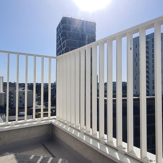 Garde-corps barreaudé axé | KAPITALE  - produit présenté par MAJUSKULE ( CADIOU INDUSTRIE )