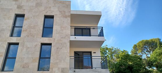  Garde-corps FERIA avec barreaudage axé | FERIA barreaudage axé - Garde-corps en aluminium