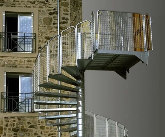  Garde-corps professionnels : sécurité et conformité Normes NF (ERP/Industrie) | BOMBRUN  - Garde-corps en acier