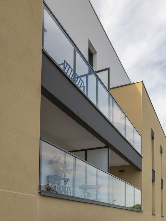  Garde-corps vitré filant | KLAIR  - Garde-corps en aluminium