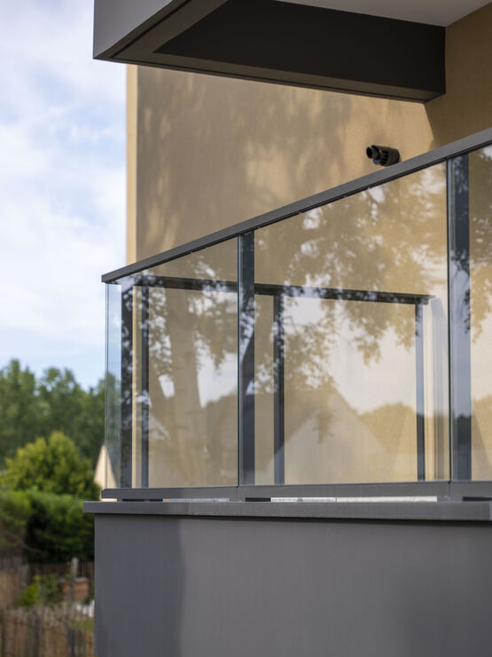 Garde-corps vitré filant | KLAIR  - produit présenté par MAJUSKULE ( CADIOU INDUSTRIE )