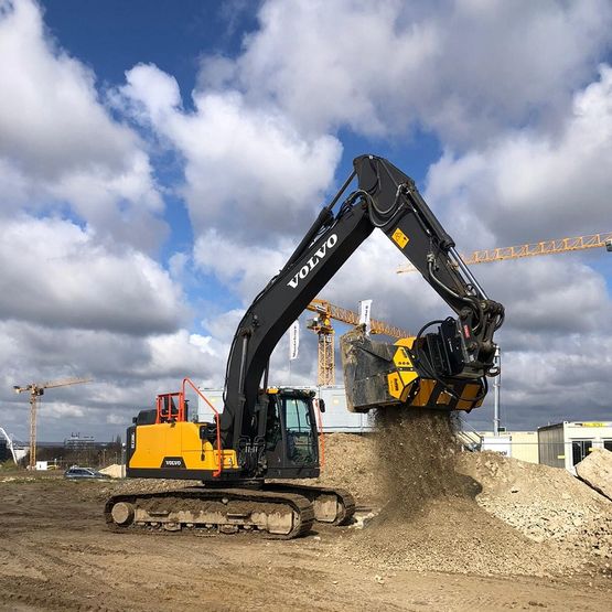 Godet cribleur broyeur MB-HDS320 - produit présenté par MB CRUSHER