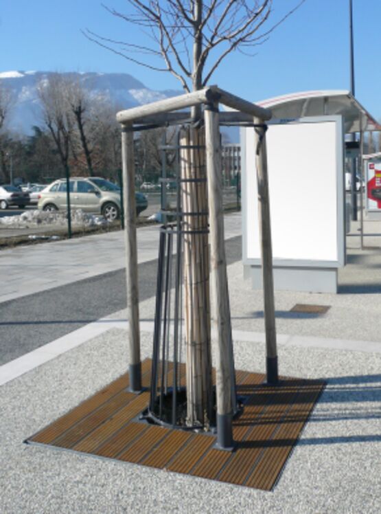 Grille d’arbre | Grille Bios en bois et acier pour aménagements urbains extérieurs