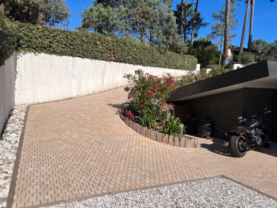  Grille de pavés granit massif pour sols extérieurs carrossables et drainants | PAVÉFAST - Pavés simples extérieurs