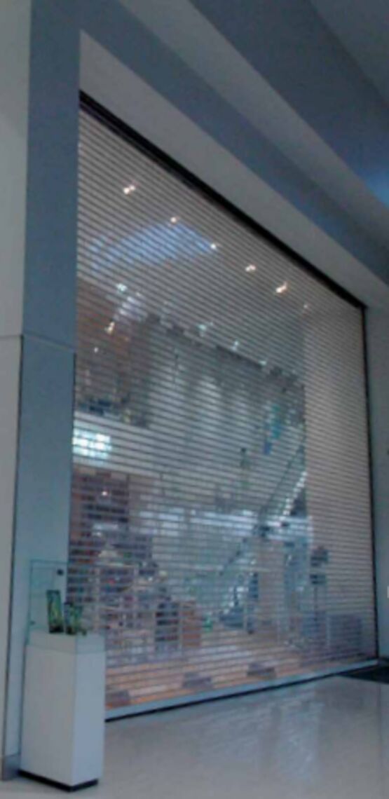 Grille métallique à enroulement | Structure tubulaire en acier galvanisé - produit présenté par CT FERMETURES