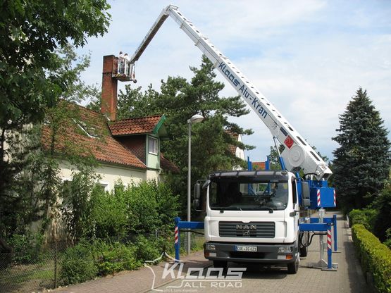  Grue télescopique sur camion de 7.5T H. 32 M | OMEGA  - KLAAS 