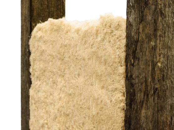 Isolation à fibres de bois par insufflation | GUTEX Thermofibre - GUTEX HOLZFASERPLATTENWERK