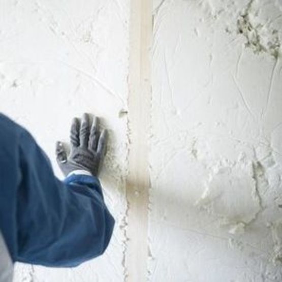 Isolation thermique à projeter à base de mousse polyuréthane pour murs ISOLAT BMS Application murale - Isolant minéral ou à base de polymères en vrac ou floqué