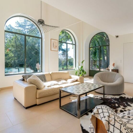 Janisol Arte : la seule série fine de menuiserie acier à avoir un DTA validé par les Bureaux de Contrôle - produit présenté par JANSEN - DESCASYSTEM