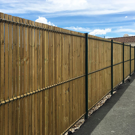 Kit d&#039;occultation en pin sylvestre autoclave pour panneaux soudés | ISIOPIN - produit présenté par QUAGLIA DIFFUSION