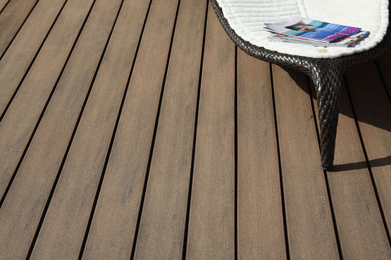  Lame de terrasse en bois composite en 2 coloris | Lame Émotion - Lames de terrasse en composite