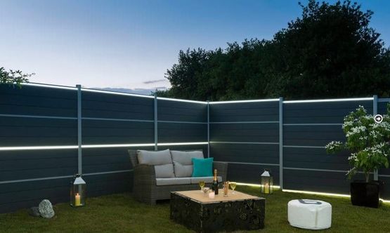 Lame en bois composite coextrudé pour palissades ou claustras | ÉCRAN CLAUSTRA ATMOSPHÈRE - produit présenté par SILVADEC