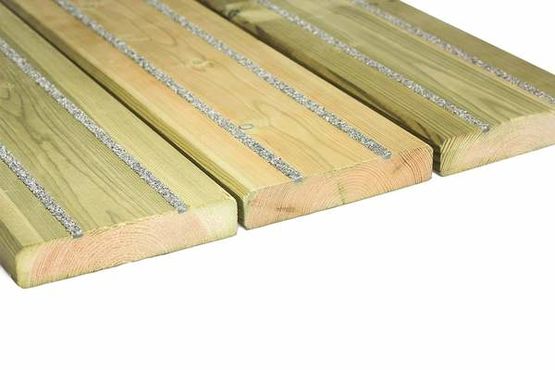 Lames de terrasse antidérapantes en bois | Pro Contemporary - produit présenté par GRIPSURE