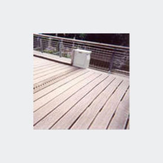 Lames en bois massif finition brute | Terrasse