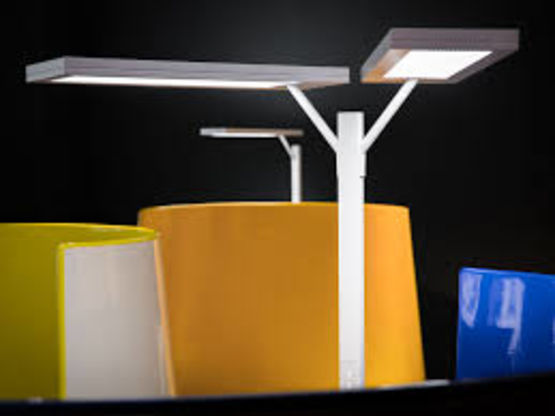  Lampadaire sur pied avec double tête déportée jusqu’à 80W pour poste de travail | Ludic Touch - Luminaires sur pied