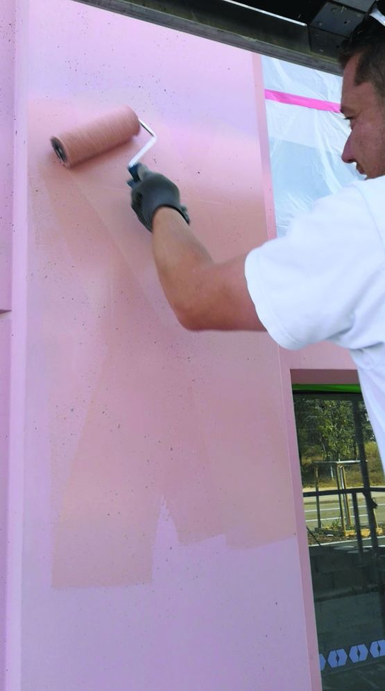 Lasure minérale décorative pour surfaces verticales en béton | Concretal Design- produit présenté par KEIM