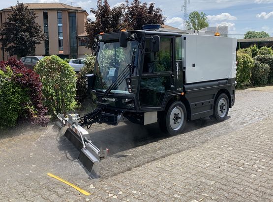  Laveuse de voirie compacte CityJet 3000 (Diesel et Élec) - Balayeuse de voirie