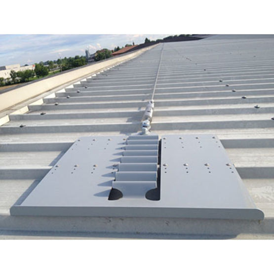 Ligne de vie pour toitures métalliques | COVERLINE Shed/ COVERLINE Top - produit présenté par SI.AL.