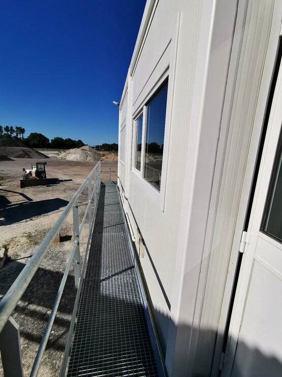  LOCAUX USAGE TECHNIQUE / INDUSTRIEL - Autres constructions modulaires préfabriqués