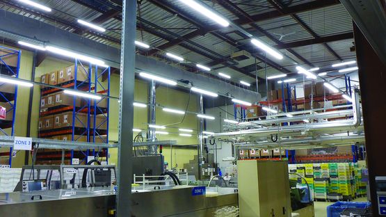 Luminaire LED étanche avec ou sans détecteur pour locaux industriels | HWDP IP66