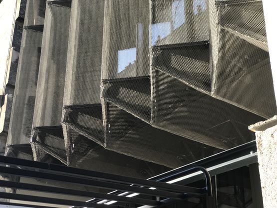 Maille métallique spiralée pour extérieur et intérieur | Spiralia ronde small et medium  - produit présenté par TISSMETAL/ MC&I