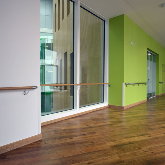 Main-courante tubulaire en hêtre massif | HRW-6 (Classic Form 40) - produit présenté par CS FRANCE