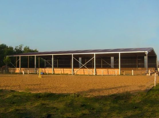  Manège équestre en kit acier - 20,6x42x5m - BATIMENTSMOINSCHERS.COM/ C2I COMMERCE SARL