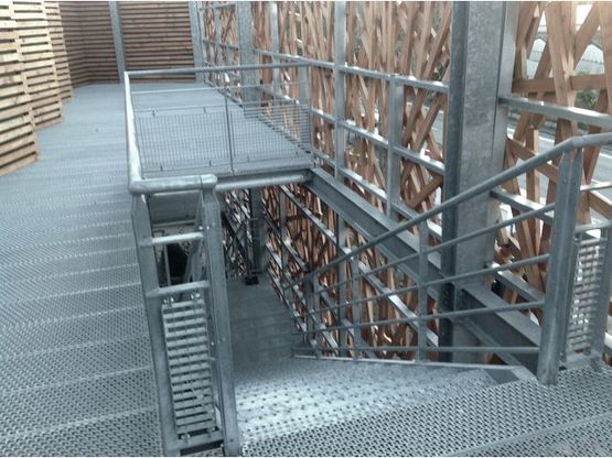  Marches d&#039;escaliers avec nez antidérapant | JK TECHNIC - JK TECHNIC