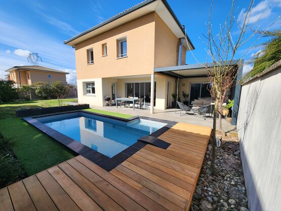  Margelles de piscine massives contemporaines | ROUVIÈRE COLLECTION - Piscine