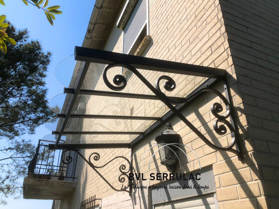  Marquises avec volutes en aluminium, style fer forgé ancien | BVL SERRULAC - BVL SERRULAC
