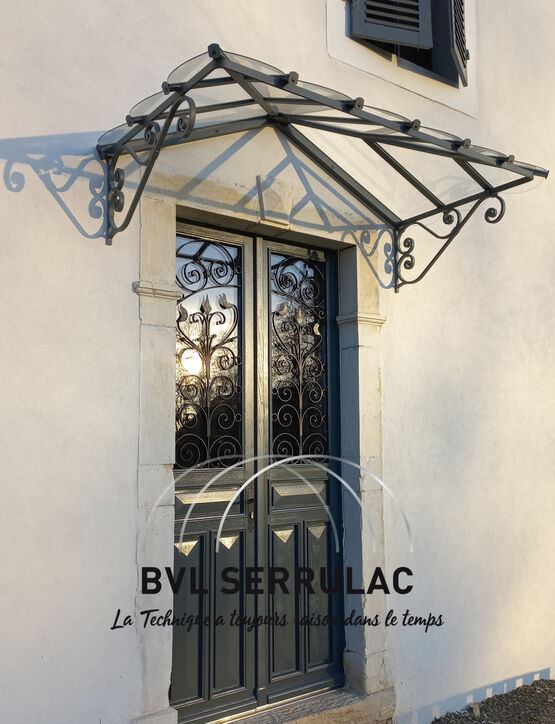  Marquises avec volutes en aluminium, style fer forgé ancien | BVL SERRULAC - Marquises et auvents