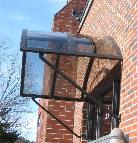 Marquises KE France pour protection extérieure de portes et fenêtres | ELENA - produit présenté par KE FRANCE