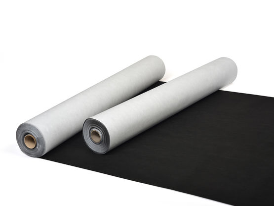 Ampatop B black Nouveau Coupe-vent pour façades à joints ouverts. Réaction au feu : RF 2