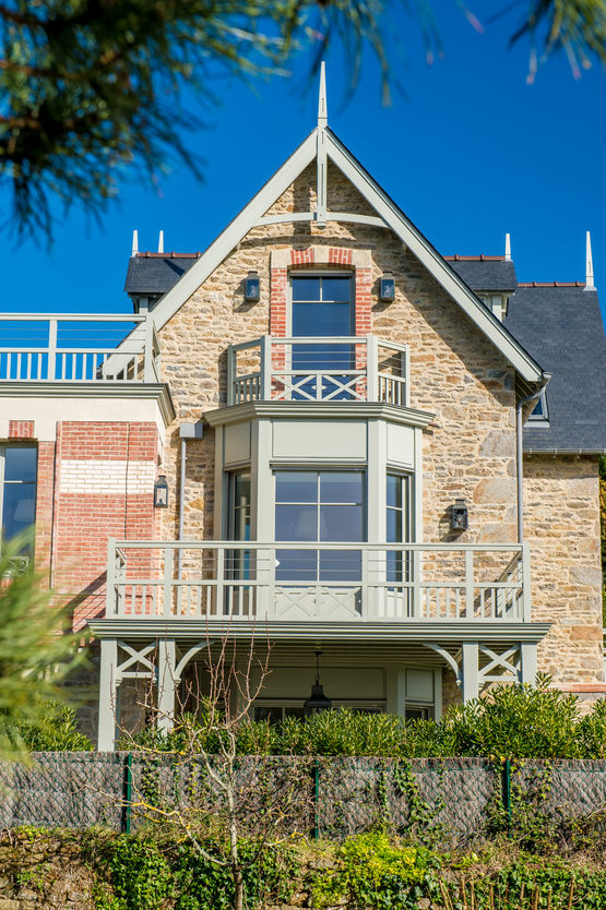 Menuiserie en bois pour sites classés | Manoir - OUVÊO